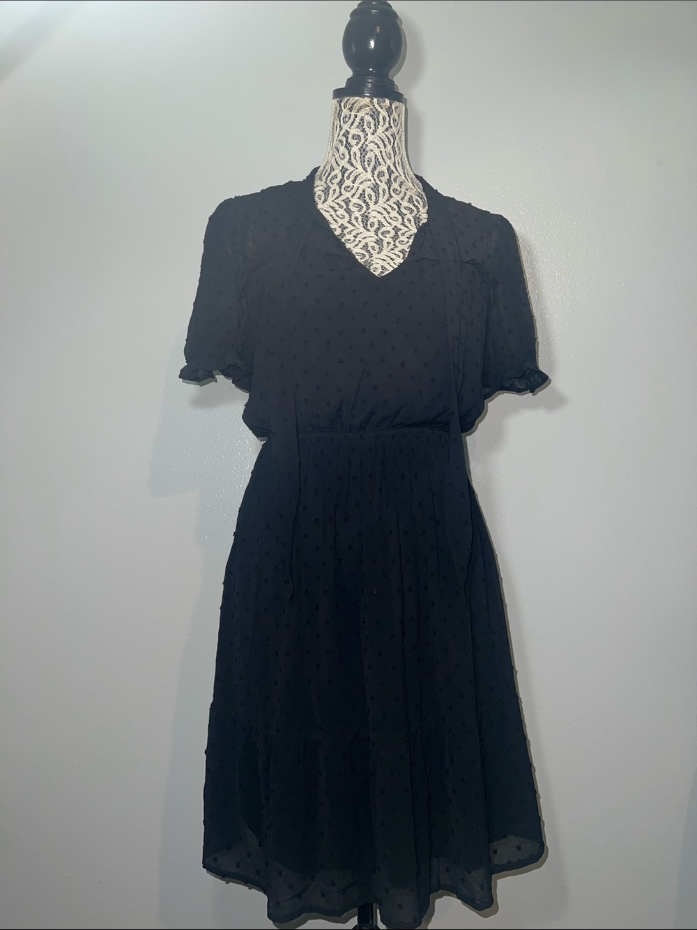 Women's Black V-Neck Textured Midi Dress